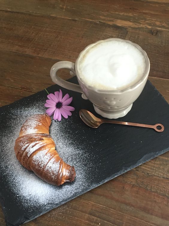 gioielli tessili, bracciale uncinetto e cristalli, orecchini uncinetto e cristalli, charms, bijoux fatti a mano